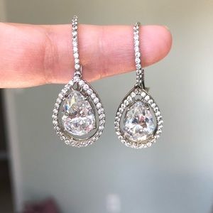 Teardrop earrings
